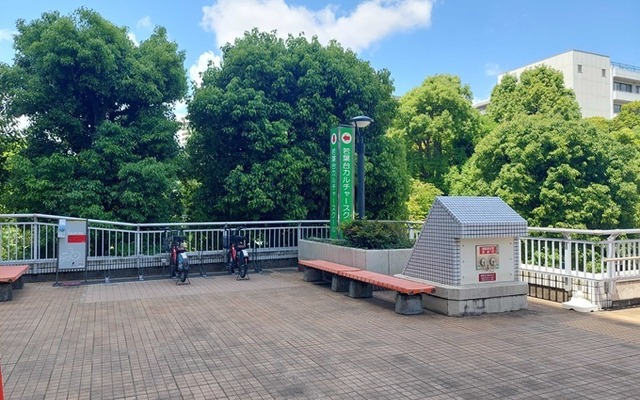 【A-055】若葉台団地若葉台中央バス停前